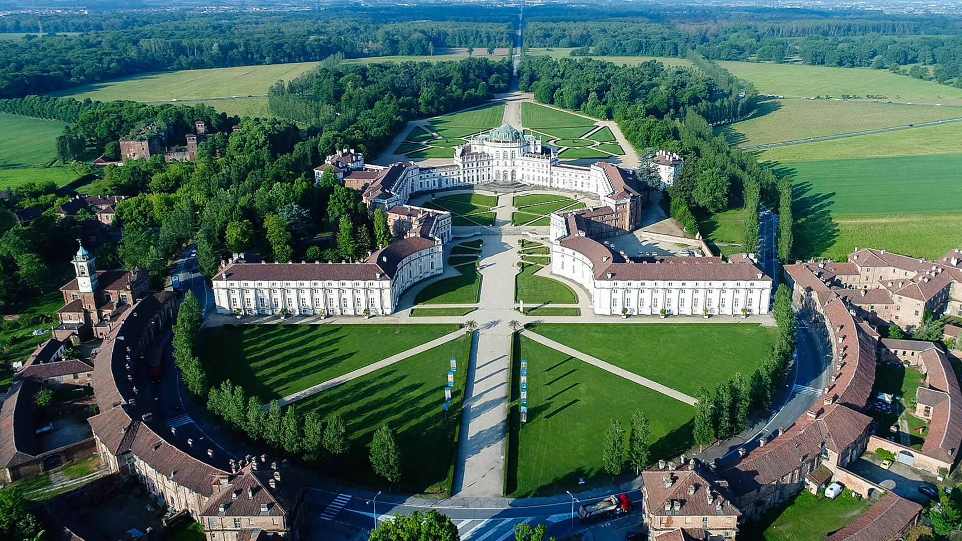 Vista con Drone-Palazzina di caccia Palazzina di Caccia di Stupinigi Vista con drone della Palazzina di caccia di Stupinigi